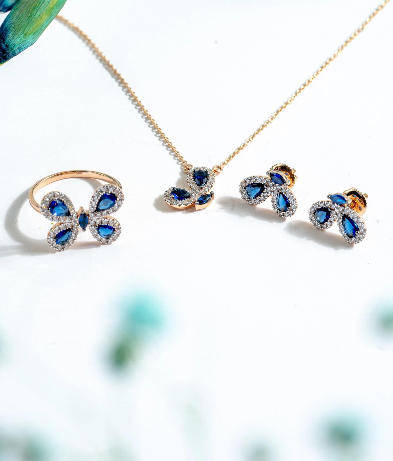 Necklace image 1